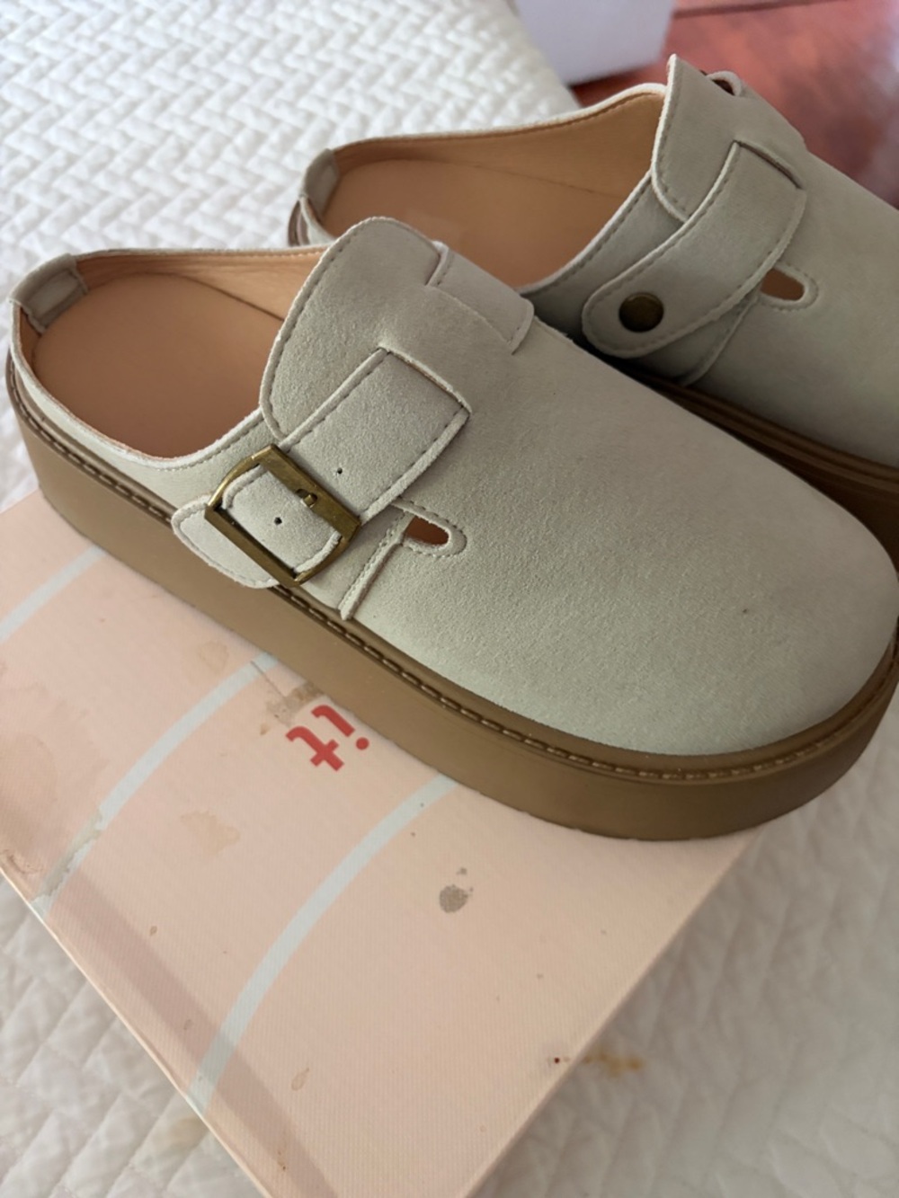 Easy Spirit Cream Platform Mule with Buckle (New) - Picture 10 of 14